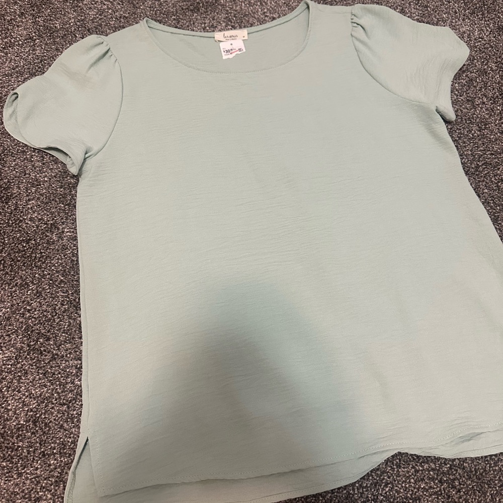 Light Green Short Sleeve Top Les Amis (M) NWT